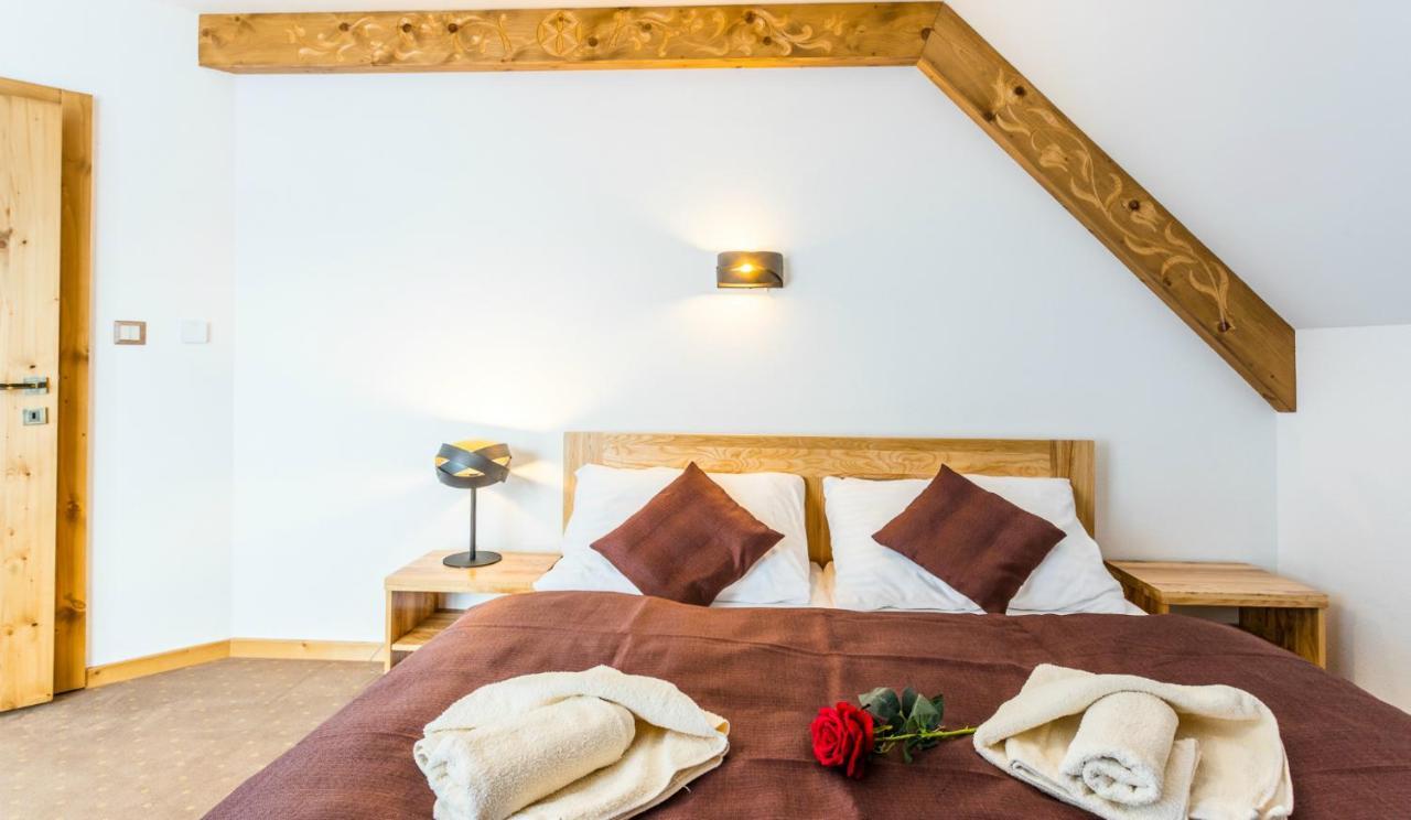 Hotel Palatin Oravsky Podzamok Buitenkant foto