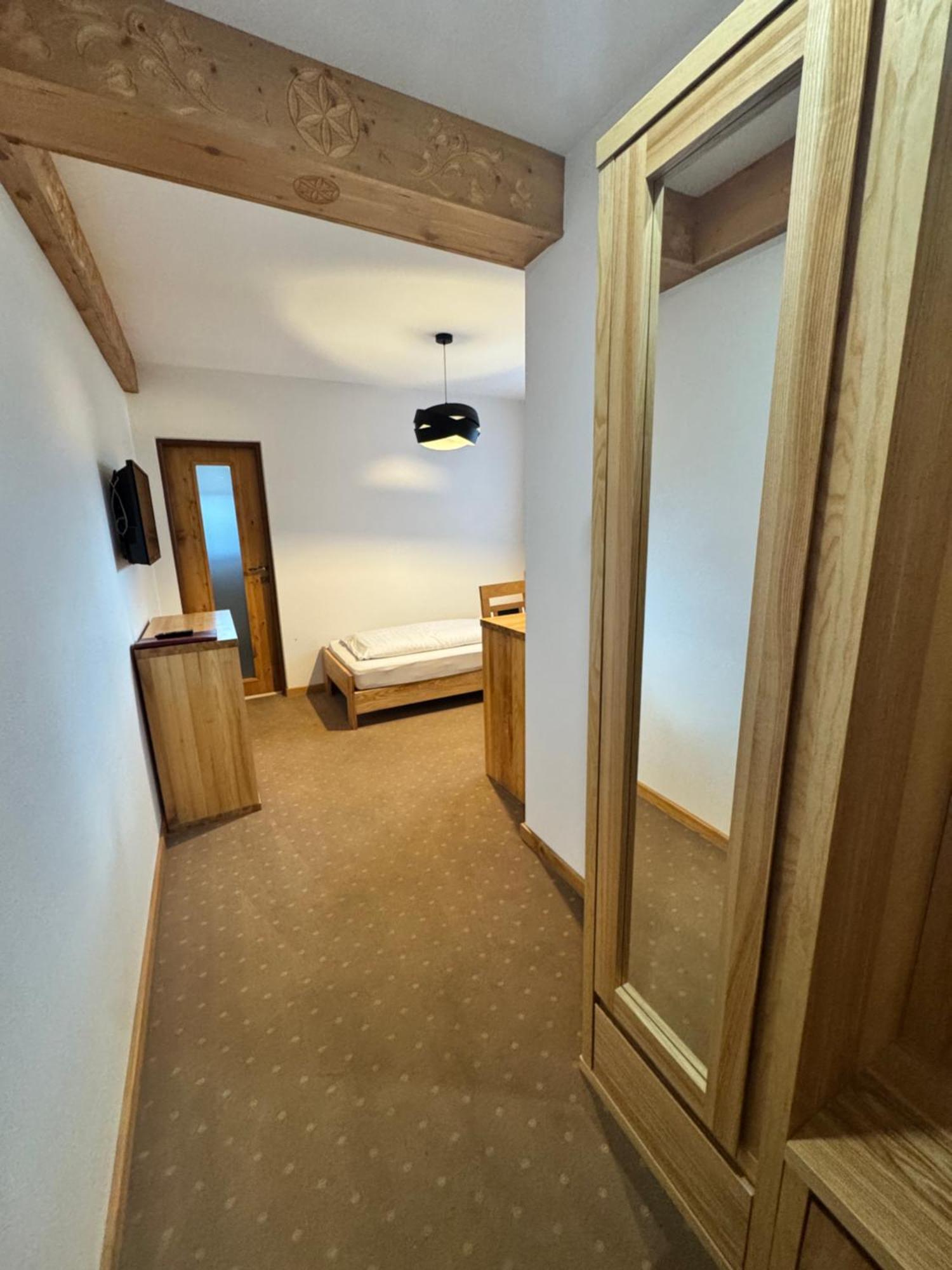 Hotel Palatin Oravsky Podzamok Buitenkant foto