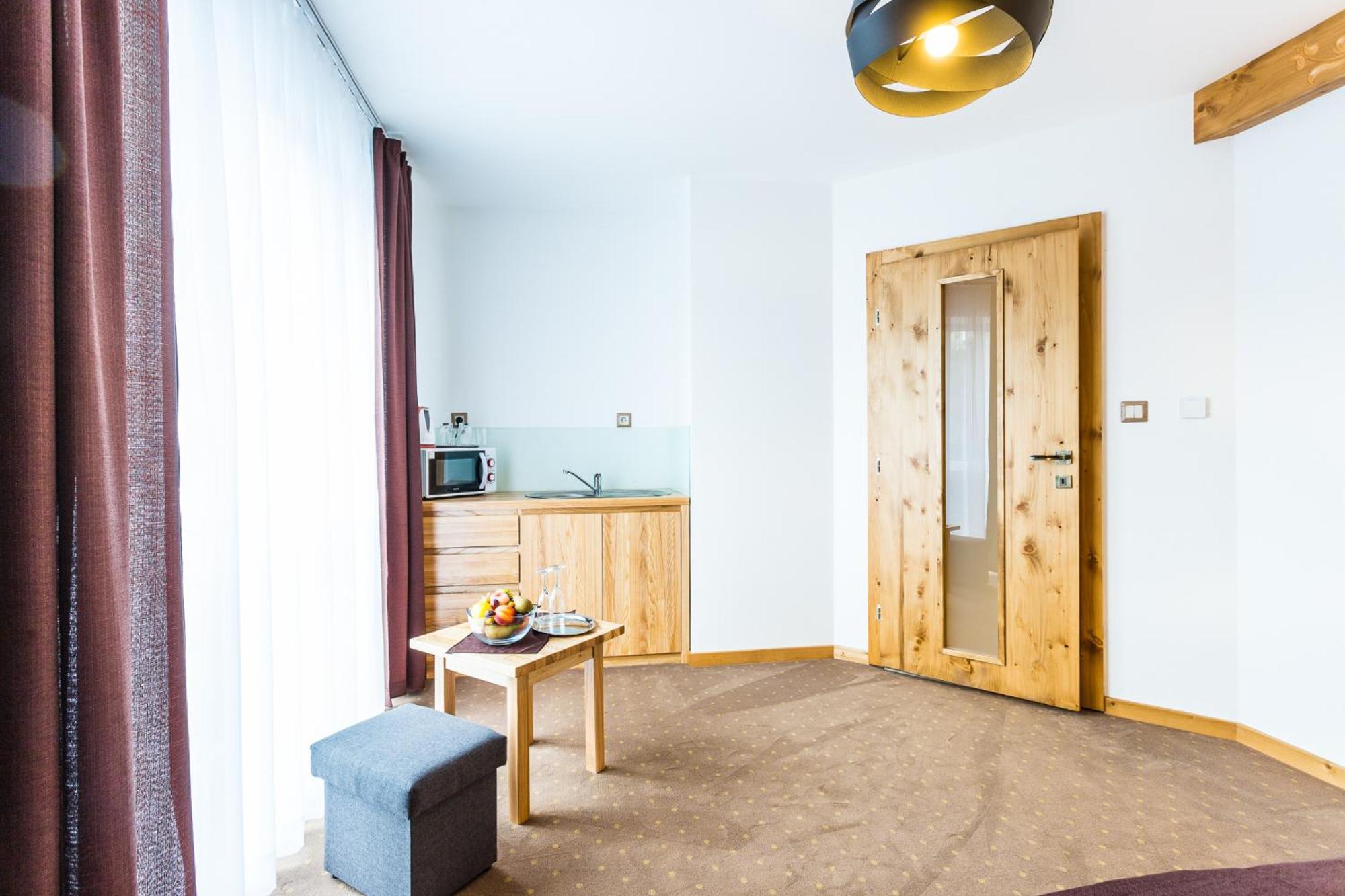 Hotel Palatin Oravsky Podzamok Buitenkant foto